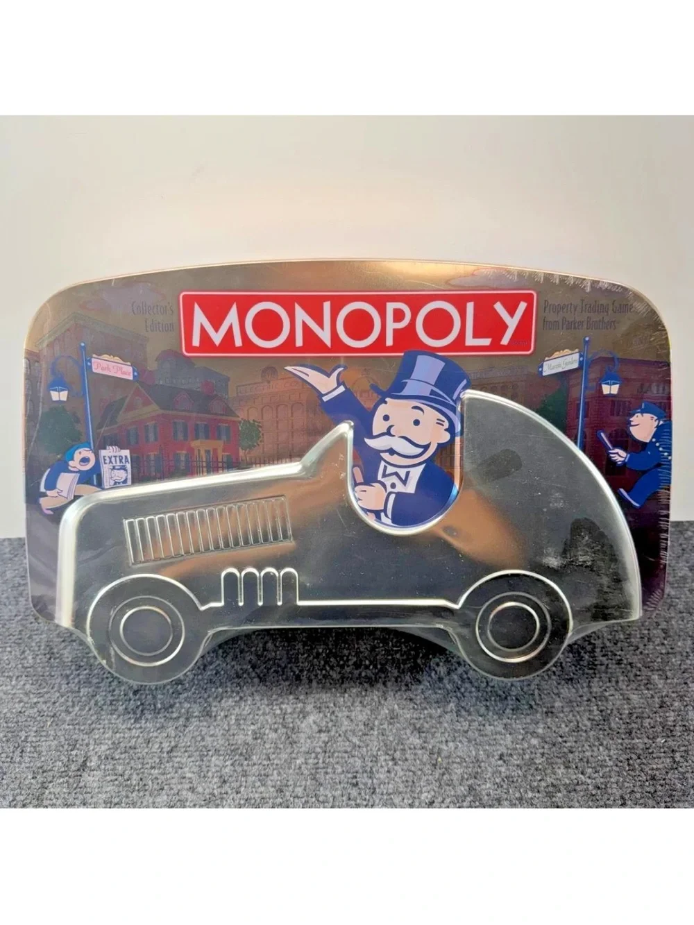 Parker Brothers Monopoly Collectors Edition Board Game Tin Car Shaped Sealed2001